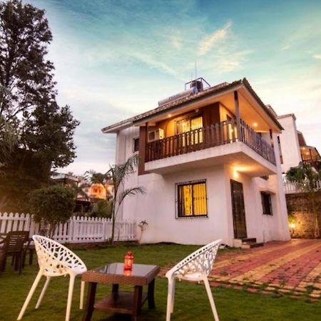 Paramount 3 Ac Bedrooms Hall Garden With Lake View Panchgani Bagian luar foto
