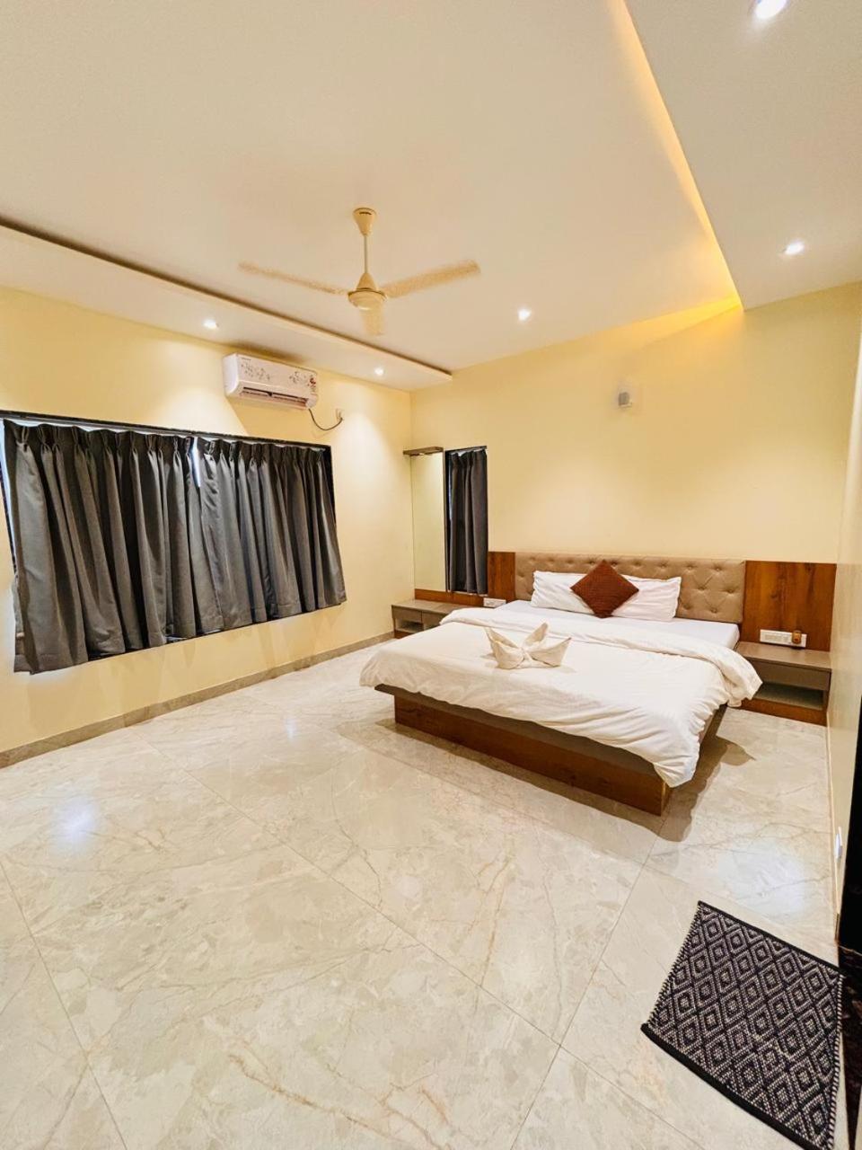 Paramount 3 Ac Bedrooms Hall Garden With Lake View Panchgani Bagian luar foto