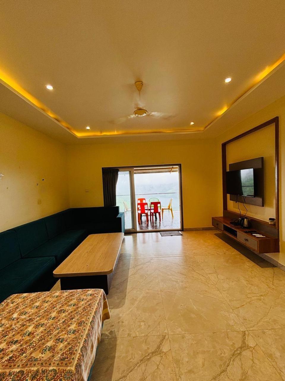Paramount 3 Ac Bedrooms Hall Garden With Lake View Panchgani Bagian luar foto