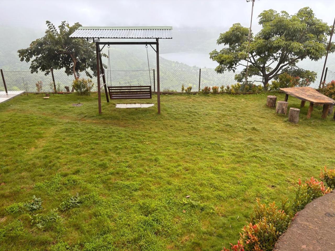 Paramount 3 Ac Bedrooms Hall Garden With Lake View Panchgani Bagian luar foto