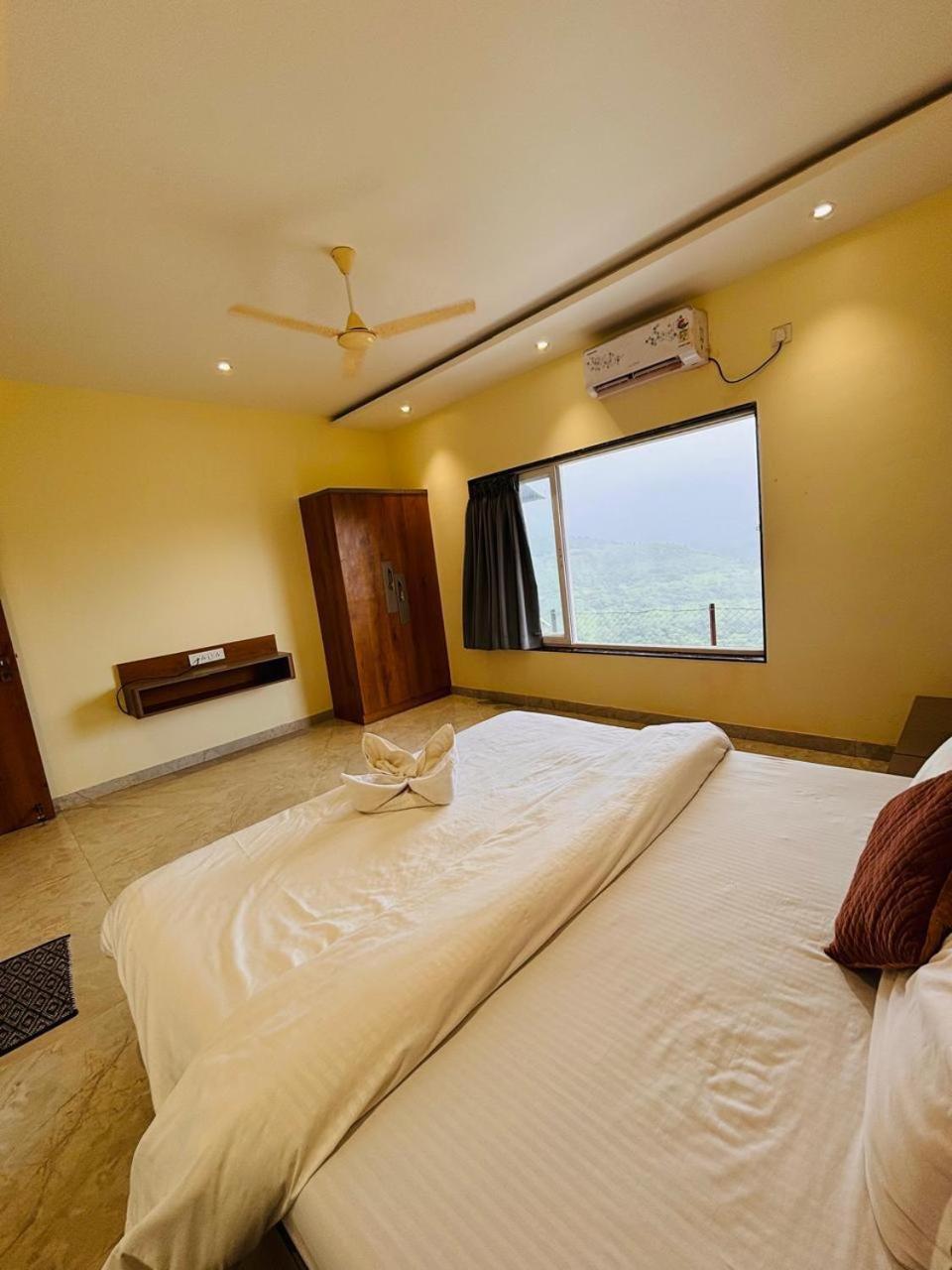 Paramount 3 Ac Bedrooms Hall Garden With Lake View Panchgani Bagian luar foto