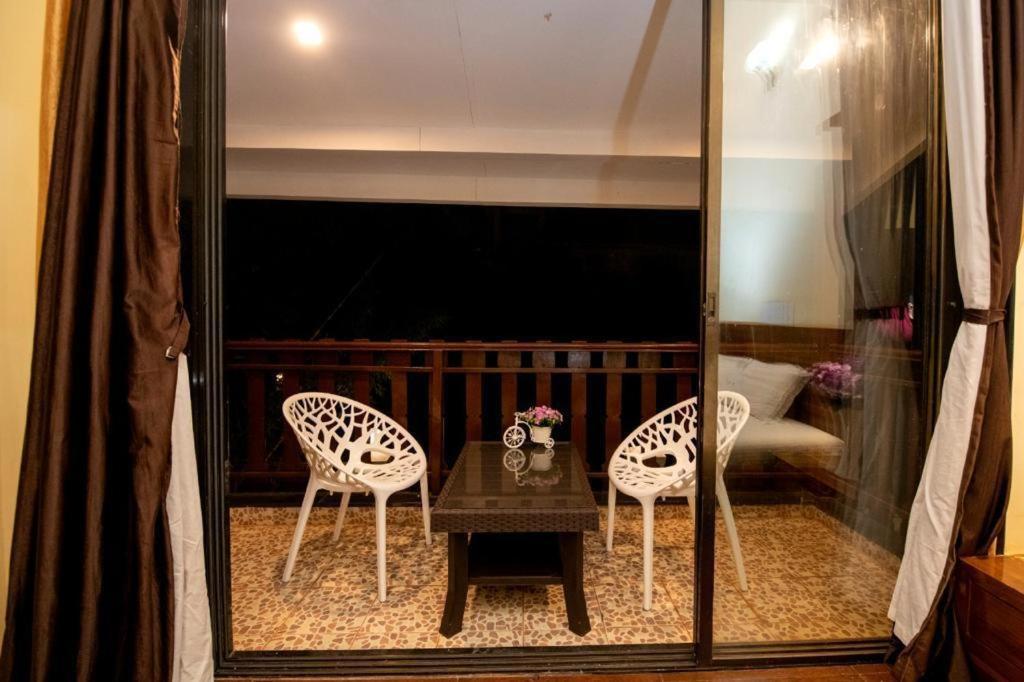 Paramount 3 Ac Bedrooms Hall Garden With Lake View Panchgani Bagian luar foto