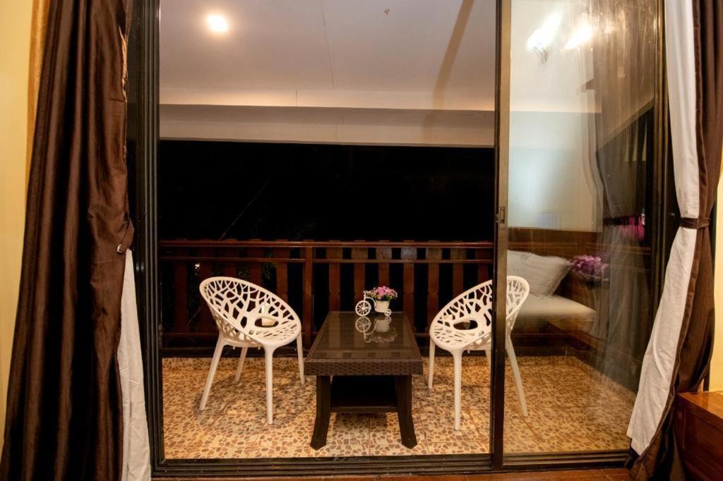 Paramount 3 Ac Bedrooms Hall Garden With Lake View Panchgani Bagian luar foto