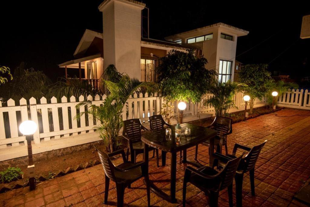 Paramount 3 Ac Bedrooms Hall Garden With Lake View Panchgani Bagian luar foto
