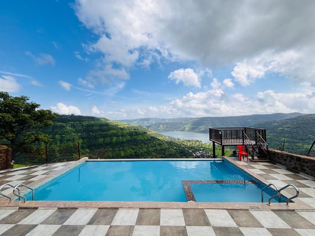 Paramount 3 Ac Bedrooms Hall Garden With Lake View Panchgani Bagian luar foto