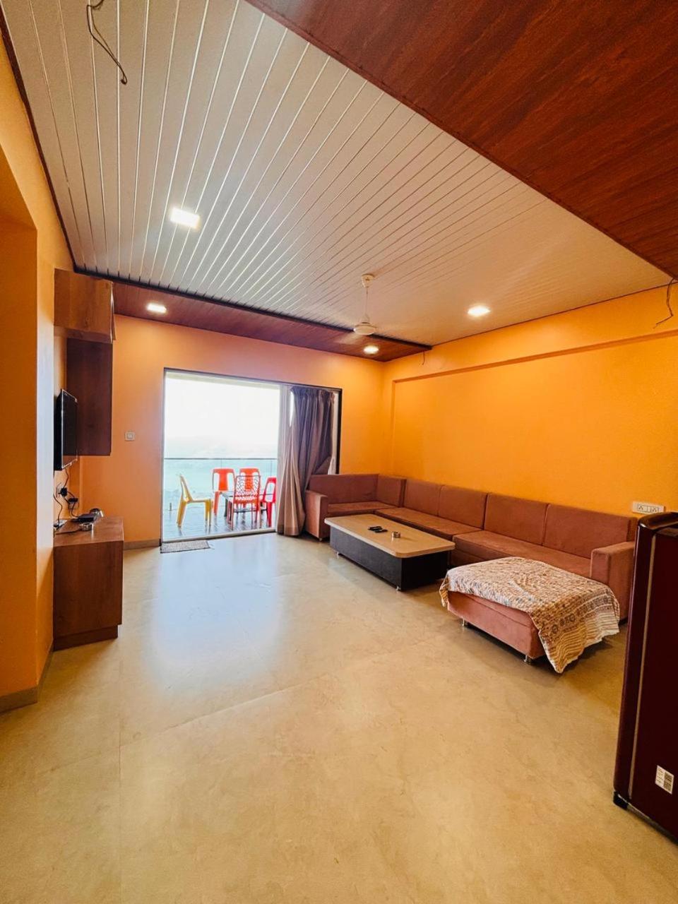 Paramount 3 Ac Bedrooms Hall Garden With Lake View Panchgani Bagian luar foto