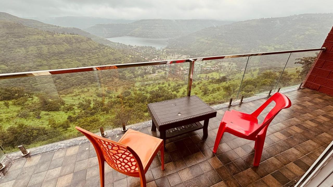 Paramount 3 Ac Bedrooms Hall Garden With Lake View Panchgani Bagian luar foto