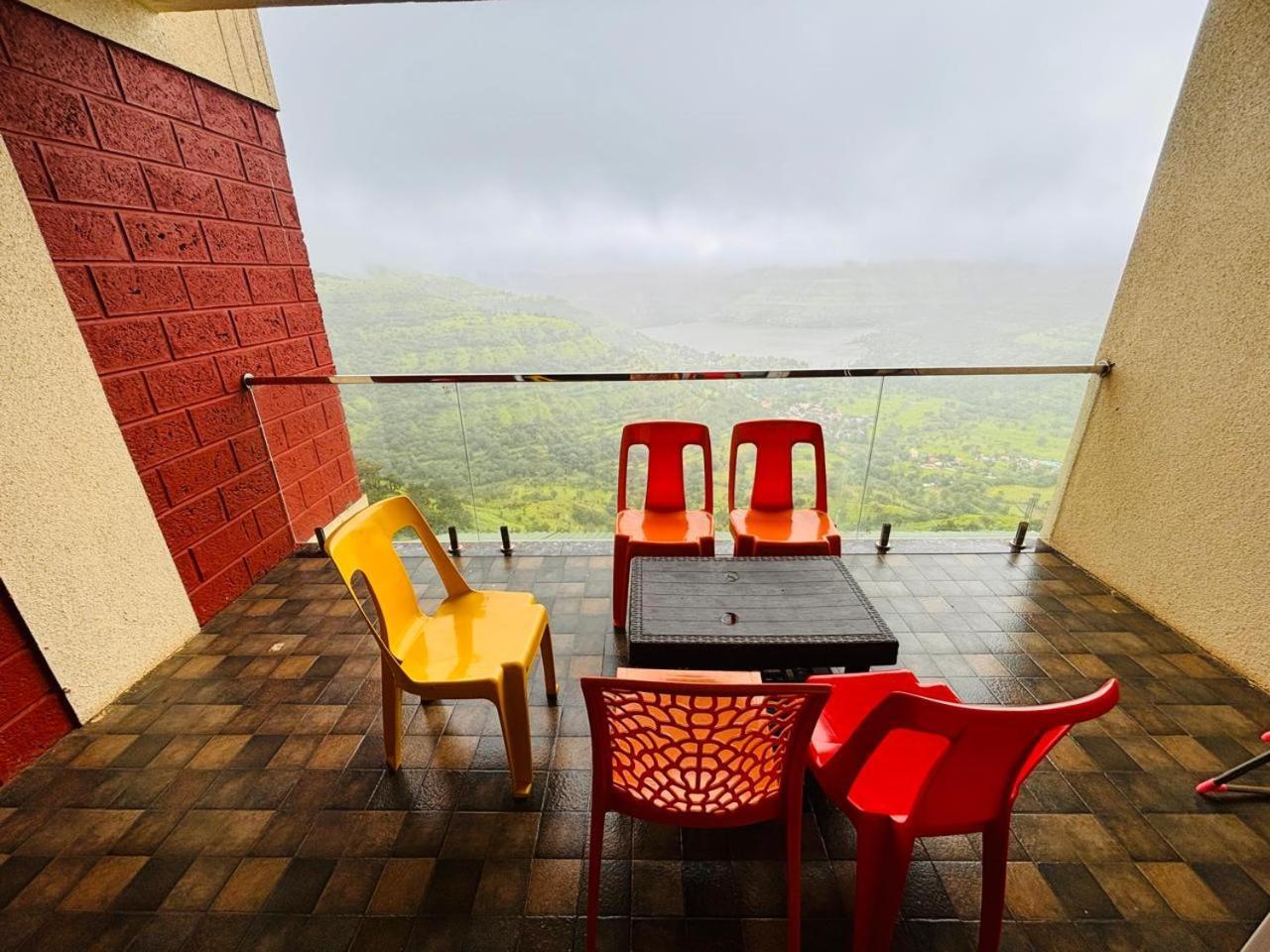 Paramount 3 Ac Bedrooms Hall Garden With Lake View Panchgani Bagian luar foto
