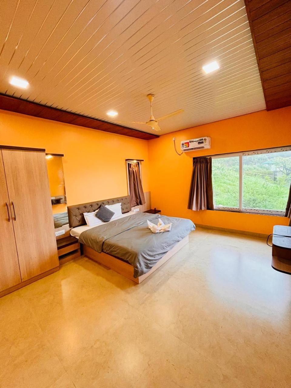 Paramount 3 Ac Bedrooms Hall Garden With Lake View Panchgani Bagian luar foto