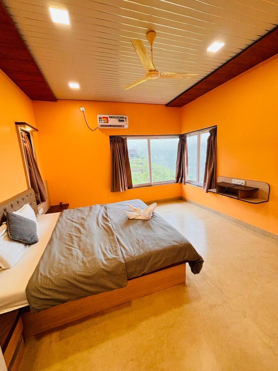 Paramount 3 Ac Bedrooms Hall Garden With Lake View Panchgani Bagian luar foto