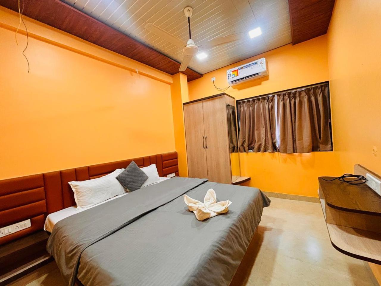 Paramount 3 Ac Bedrooms Hall Garden With Lake View Panchgani Bagian luar foto