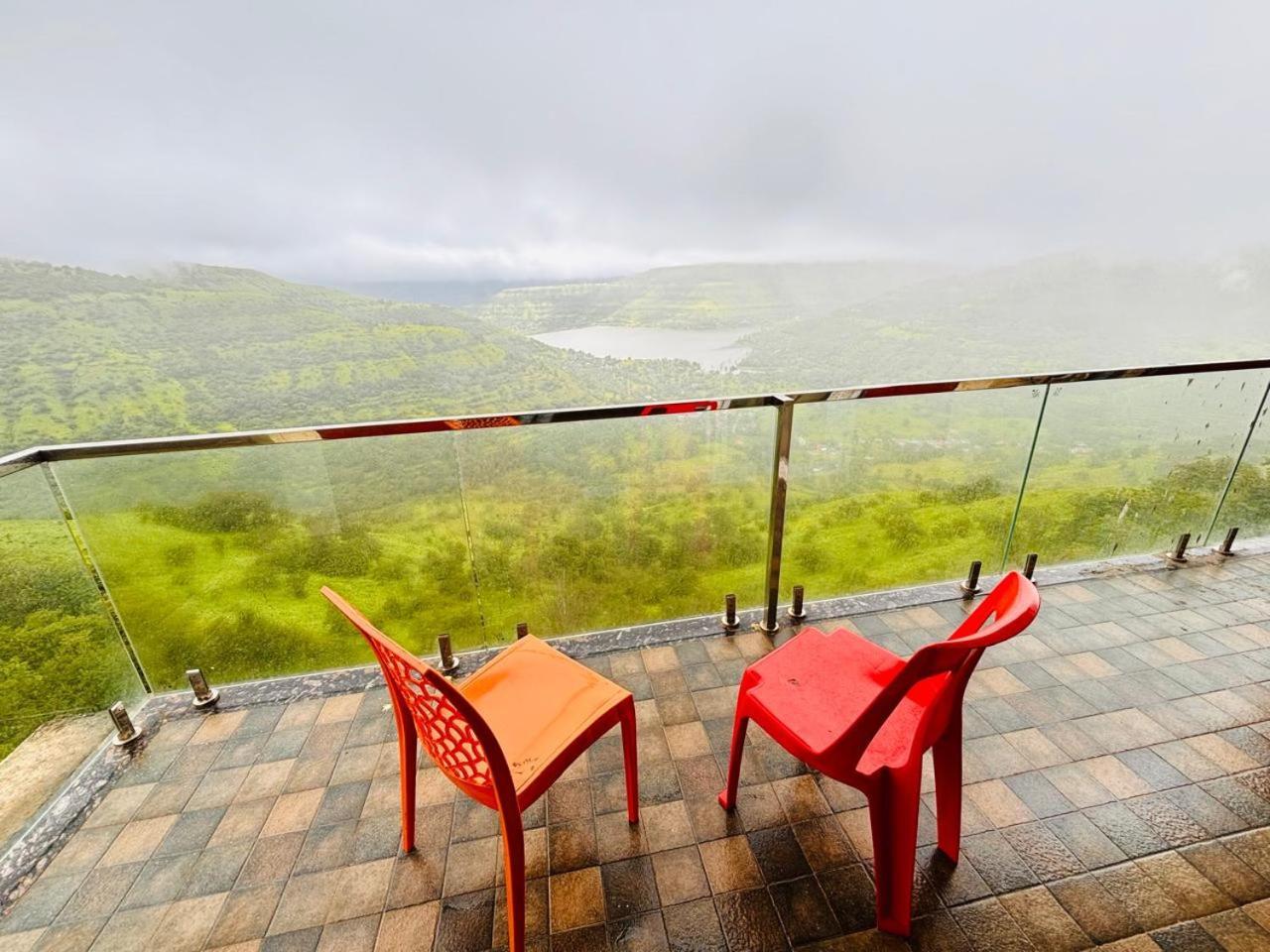 Paramount 3 Ac Bedrooms Hall Garden With Lake View Panchgani Bagian luar foto