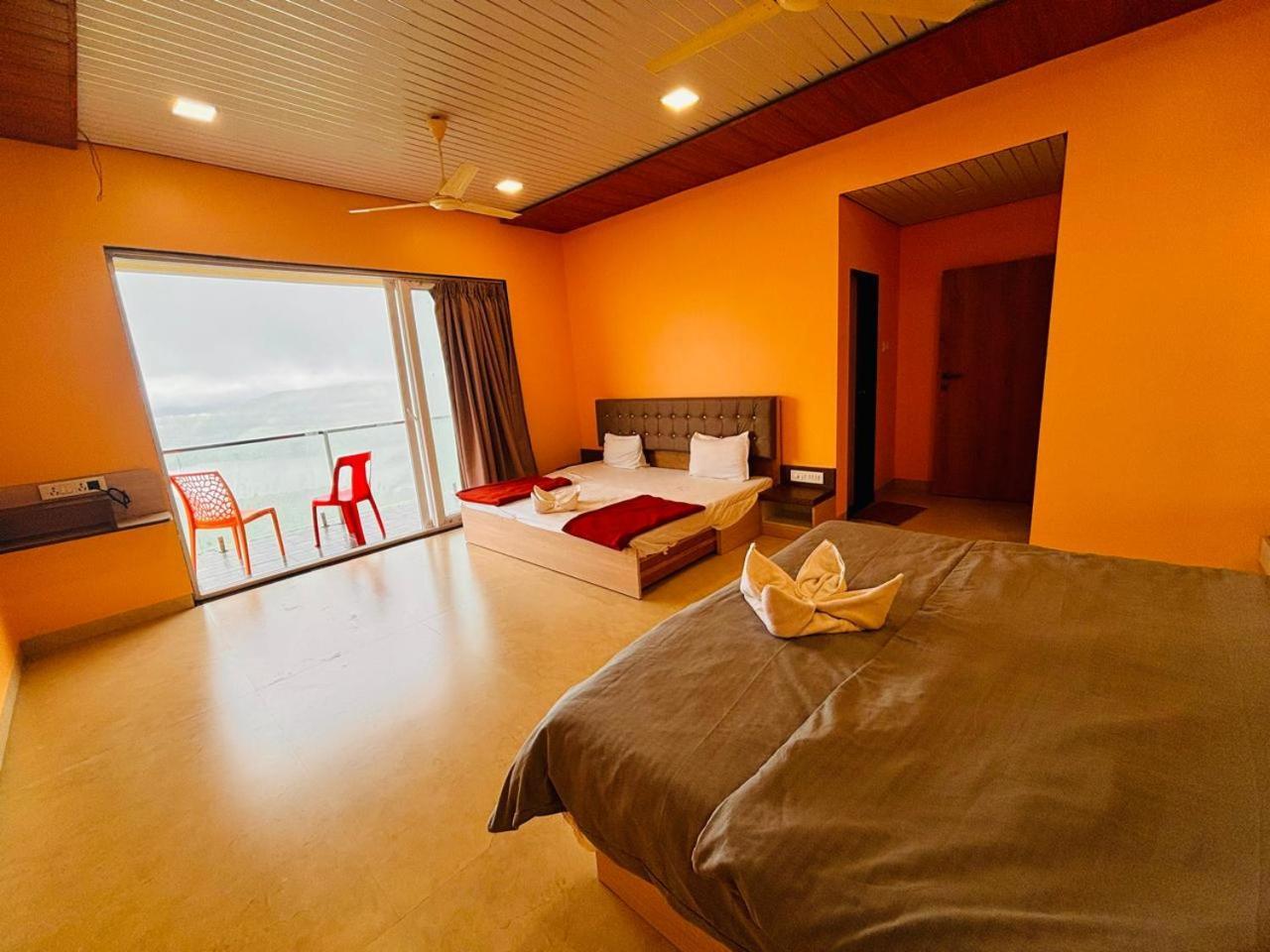 Paramount 3 Ac Bedrooms Hall Garden With Lake View Panchgani Bagian luar foto