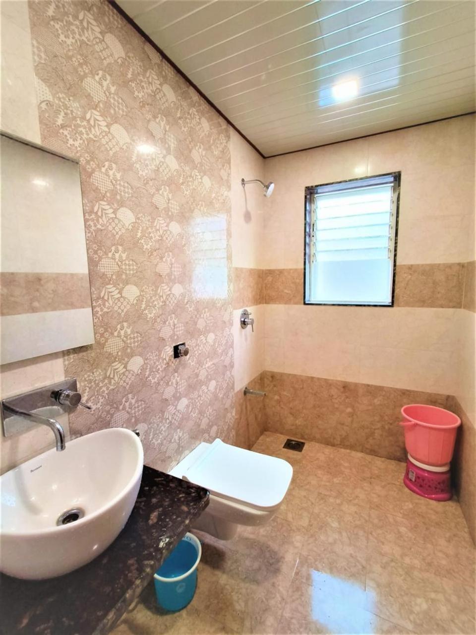 Paramount 3 Ac Bedrooms Hall Garden With Lake View Panchgani Bagian luar foto